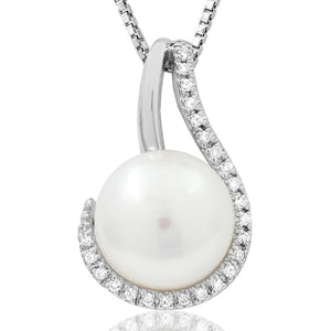 Pearl Pendant with Diamond Accent