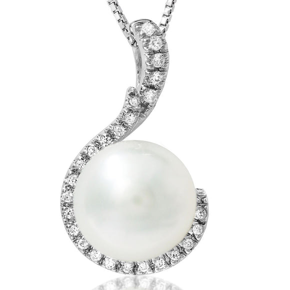 Pearl Pendant with Diamond Accent