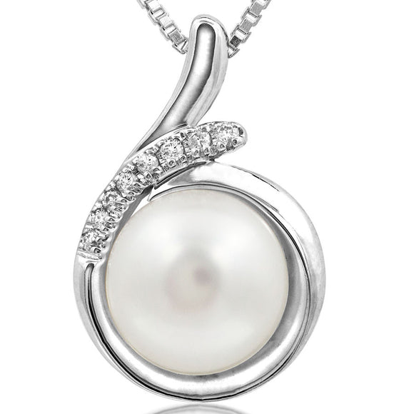 Pearl Pendant with Diamond Accent