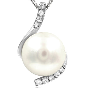 Pearl Pendant with Diamond Accent