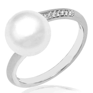 Pearl Ring with Diamond Accent